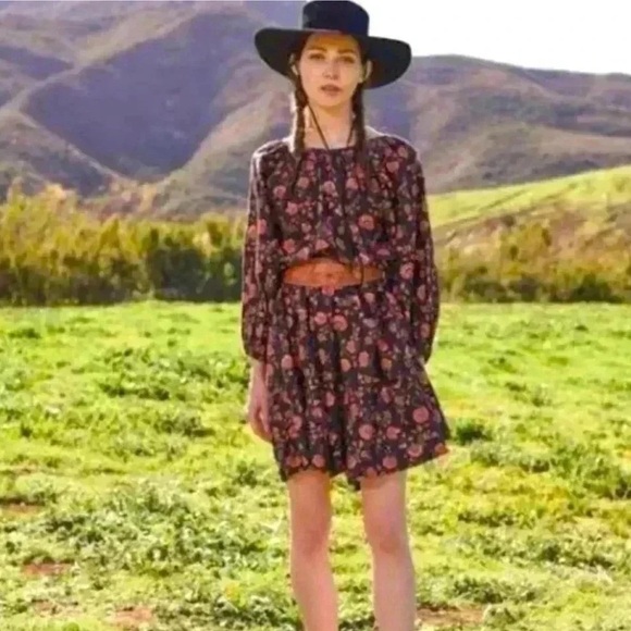 THE GREAT. Dresses & Skirts - THE GREAT. The Bluff Antique Floral Burnt Orange
Belted Puff-Sleeve Dress S EUC